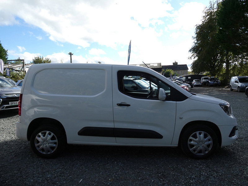 Vauxhall Combo 1.5 Turbo D 2300 Sportive Panel Van 4dr Diesel Manual L1 H1 Euro 6 (100 ps) 4dr Manual 2026