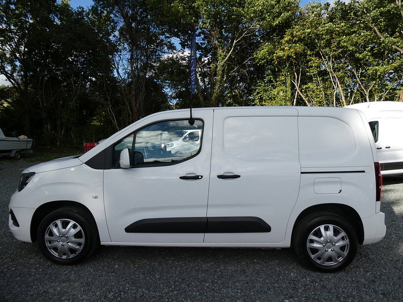 Vauxhall Combo 1.5 Turbo D 2300 Sportive Panel Van 4dr Diesel Manual L1 H1 Euro 6 (100 ps) 4dr Manual 2026