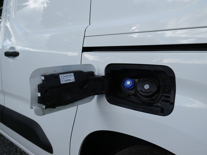 Vauxhall Combo 1.5 Turbo D 2300 Sportive Panel Van 4dr Diesel Manual L1 H1 Euro 6 (100 ps) 4dr Manual 2026