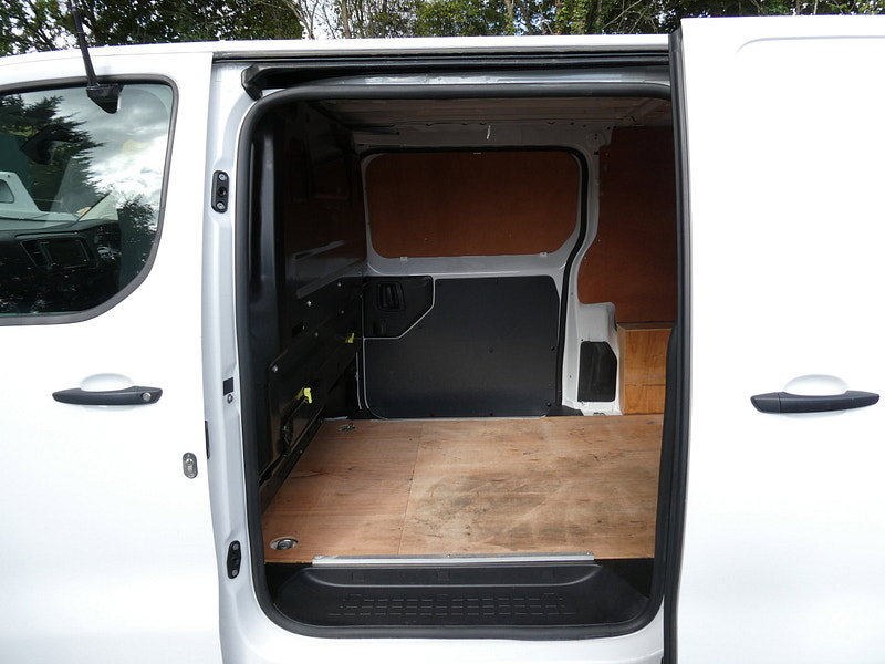 Vauxhall Vivaro 1.5 Turbo D 2900 Dynamic Panel Van 6dr Diesel Manual L2 H1 Euro 6 (s/s) (100 ps) 6dr Manual 2026