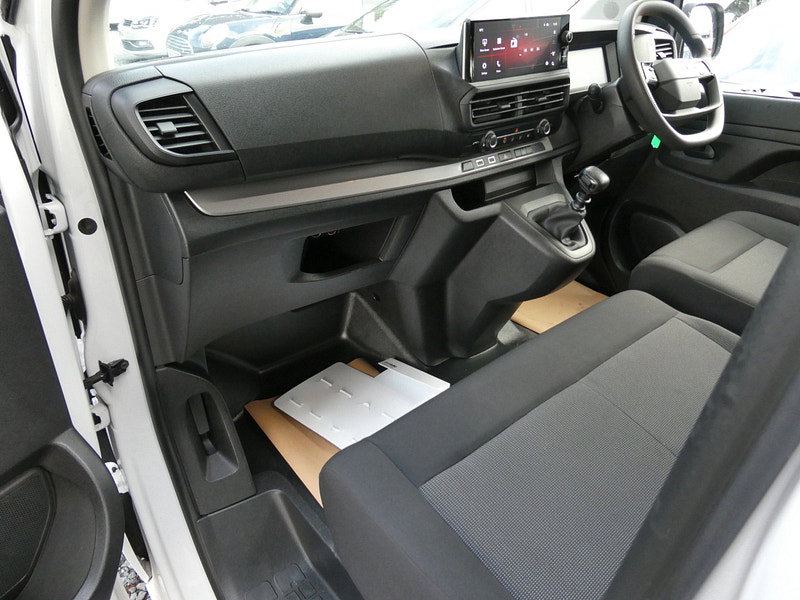 Vauxhall Vivaro 2.0 Turbo D Prime XL Crew Van Double Cab 6dr Diesel Manual LWB Euro 6 (145 ps) 6dr Manual 2026