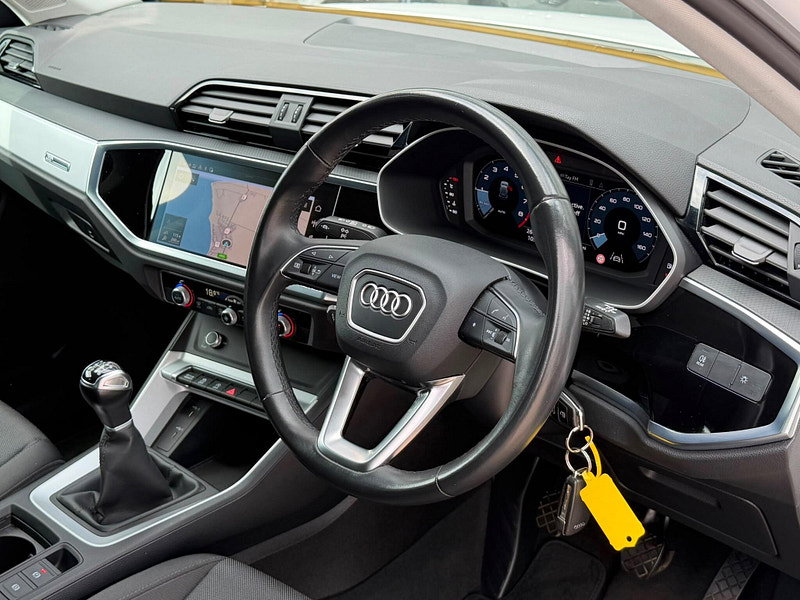 Audi Q3 1.5 TFSI CoD 35 Technik Euro 6 (s/s) 5dr 5dr Manual 2026