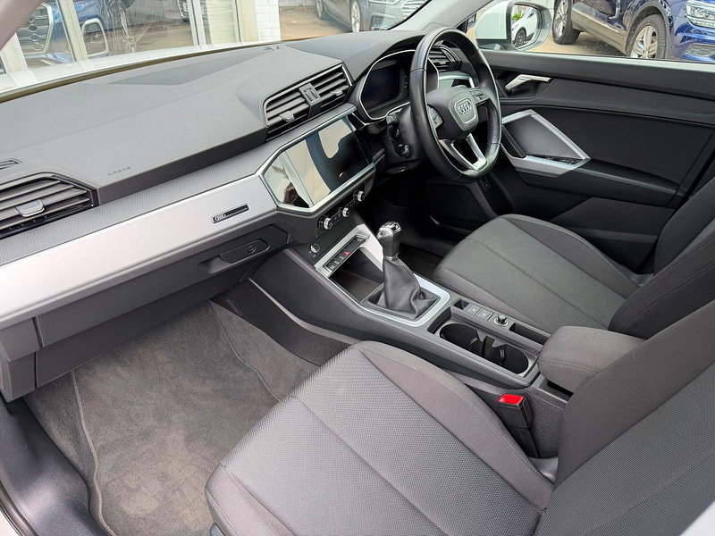 Audi Q3 1.5 TFSI CoD 35 Technik Euro 6 (s/s) 5dr 5dr Manual 2026
