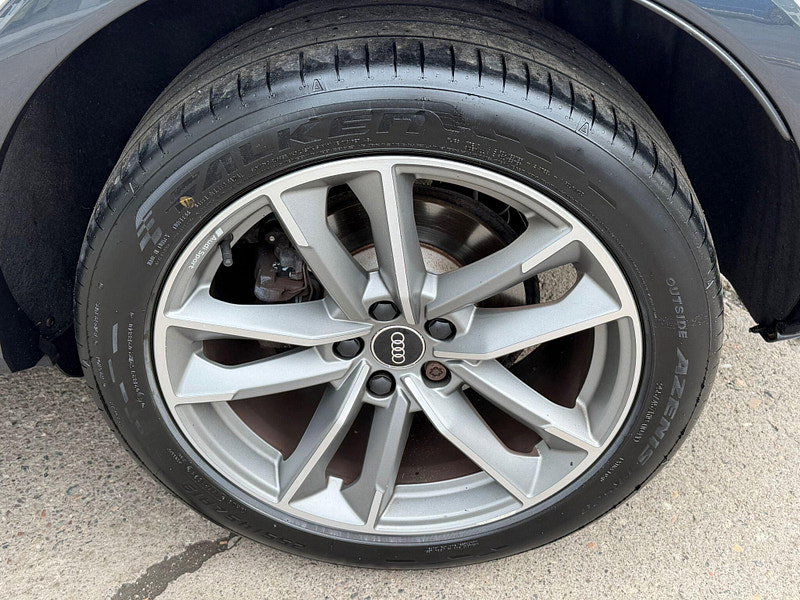 Audi Q3 1.5 TFSI CoD 35 Black Edition Euro 6 (s/s) 5dr 5dr Manual 2026