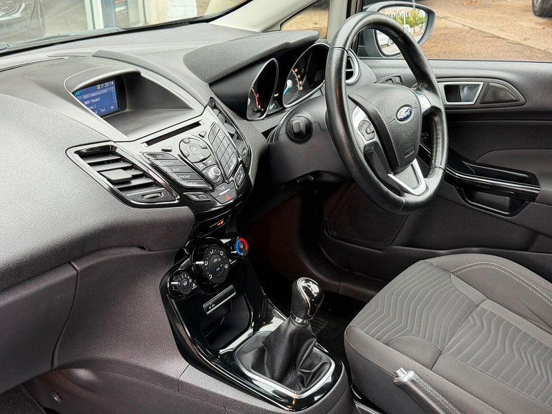 Ford Fiesta 1.0T EcoBoost Zetec Euro 6 (s/s) 5dr 5dr Manual 2026