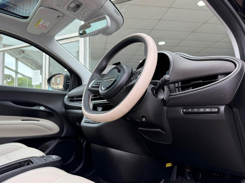 Fiat 500e 42kWh La Prima Auto 3dr 3dr Automatic 2026