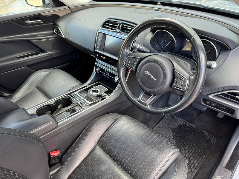 Jaguar XE 2.0d Portfolio Auto Euro 6 (s/s) 4dr 4dr Automatic 2026