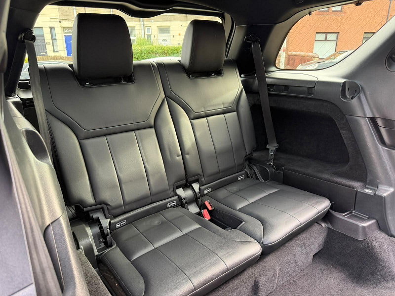 Land Rover DISCOVERY 3.0 SD V6 Landmark Edition SUV 5dr Diesel Auto 4WD Euro 6 (s/s) (306 ps) 5dr Automatic 2026