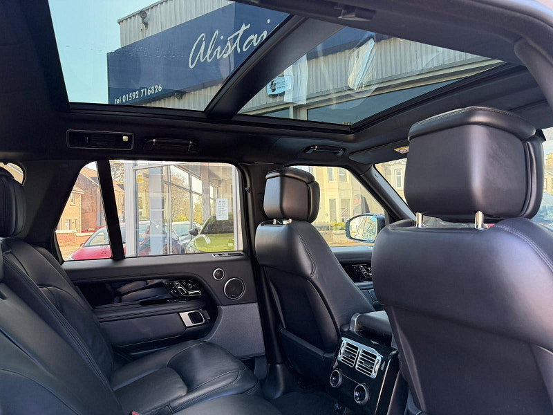 Land Rover Range Rover 3.0 TD V6 Autobiography SUV 5dr Diesel Auto 4WD Euro 6 (s/s) (258 ps) 5dr Automatic 2026