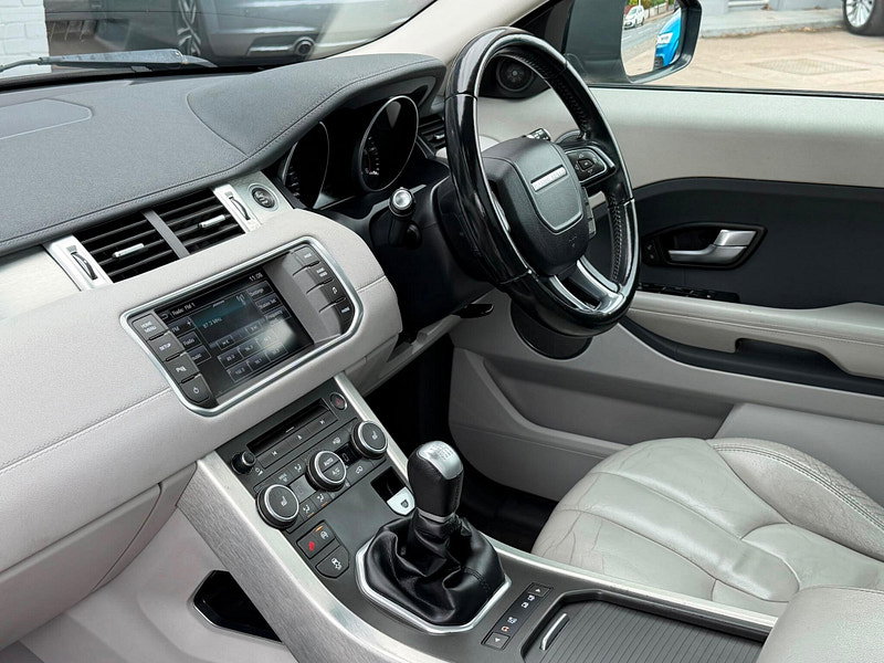 Land Rover Range Rover Evoque 2.2 SD4 Pure SUV 5dr Diesel Manual 4WD Euro 5 (s/s) (190 ps) 5dr Manual 2026
