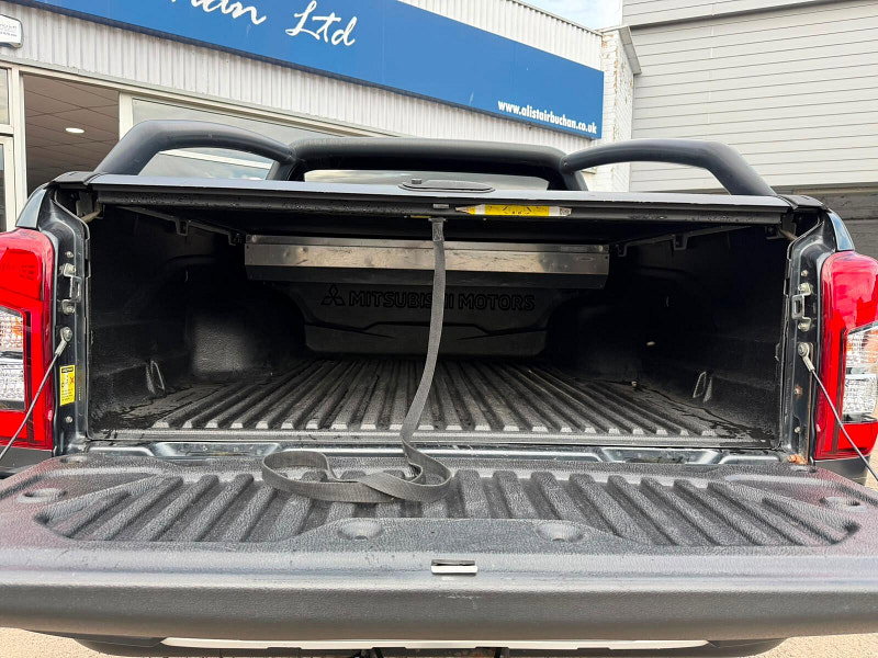 Mitsubishi L200 2.2 DI-D DC Barbarian X Pickup Double Cab 4dr Diesel Auto 4WD Euro 6 (s/s) (150 ps) 4dr Automatic 2026