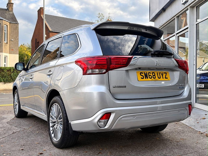 Mitsubishi Outlander 2.4h TwinMotor 13.8kWh 4h CVT 4WD Euro 6 (s/s) 5dr 5dr Automatic 2026