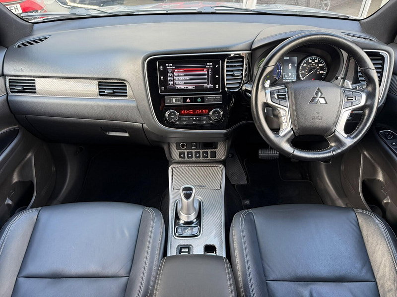 Mitsubishi Outlander 2.4h TwinMotor 13.8kWh 4h CVT 4WD Euro 6 (s/s) 5dr 5dr Automatic 2026