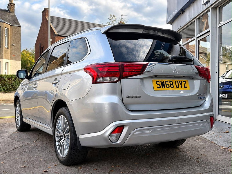 Mitsubishi Outlander 2.4h TwinMotor 13.8kWh 4h CVT 4WD Euro 6 (s/s) 5dr 5dr Automatic 2026