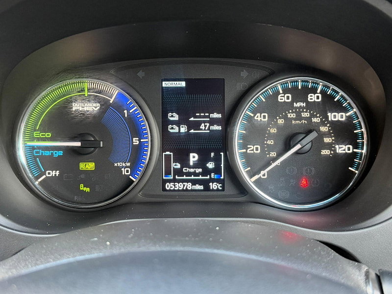 Mitsubishi Outlander 2.4h TwinMotor 13.8kWh 4h CVT 4WD Euro 6 (s/s) 5dr 5dr Automatic 2026