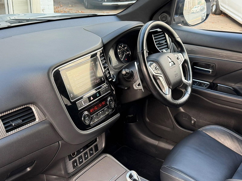 Mitsubishi Outlander 2.4h TwinMotor 13.8kWh 4h CVT 4WD Euro 6 (s/s) 5dr 5dr Automatic 2026