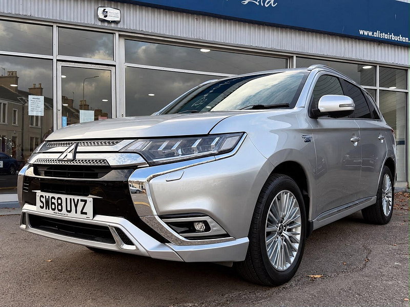 Mitsubishi Outlander 2.4h TwinMotor 13.8kWh 4h CVT 4WD Euro 6 (s/s) 5dr 5dr Automatic 2026