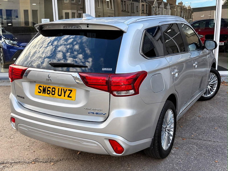 Mitsubishi Outlander 2.4h TwinMotor 13.8kWh 4h CVT 4WD Euro 6 (s/s) 5dr 5dr Automatic 2026