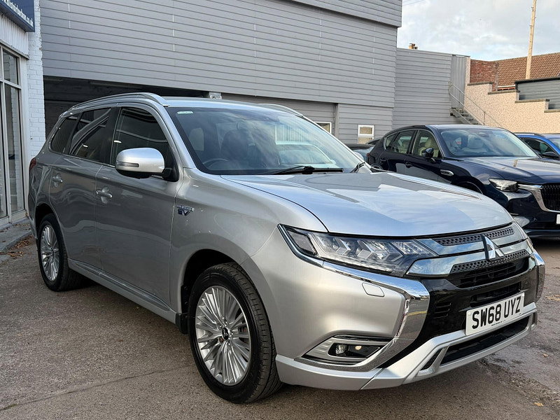 Mitsubishi Outlander 2.4h TwinMotor 13.8kWh 4h CVT 4WD Euro 6 (s/s) 5dr 5dr Automatic 2026