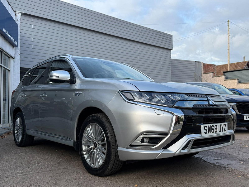 Mitsubishi Outlander 2.4h TwinMotor 13.8kWh 4h CVT 4WD Euro 6 (s/s) 5dr 5dr Automatic 2026