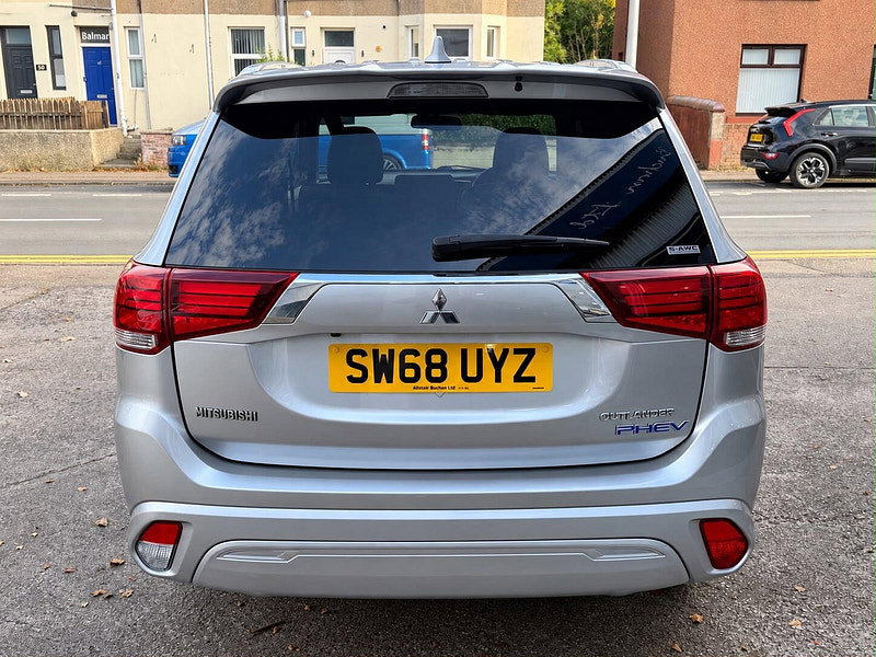 Mitsubishi Outlander 2.4h TwinMotor 13.8kWh 4h CVT 4WD Euro 6 (s/s) 5dr 5dr Automatic 2026