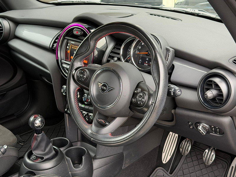 MINI Hatch 1.5 Cooper Sport Hatchback 3dr Petrol Manual Euro 6 (s/s) (136 ps) 3dr Manual 2026