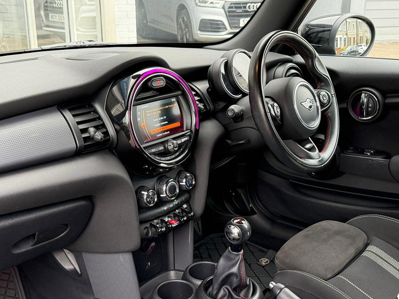 MINI Hatch 1.5 Cooper Sport Hatchback 3dr Petrol Manual Euro 6 (s/s) (136 ps) 3dr Manual 2026