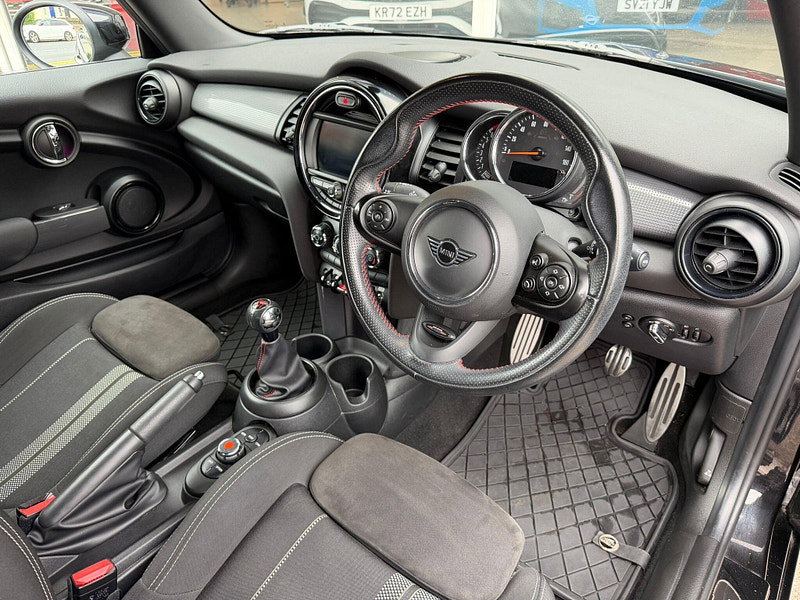 MINI Hatch 1.5 Cooper Sport Hatchback 3dr Petrol Manual Euro 6 (s/s) (136 ps) 3dr Manual 2026