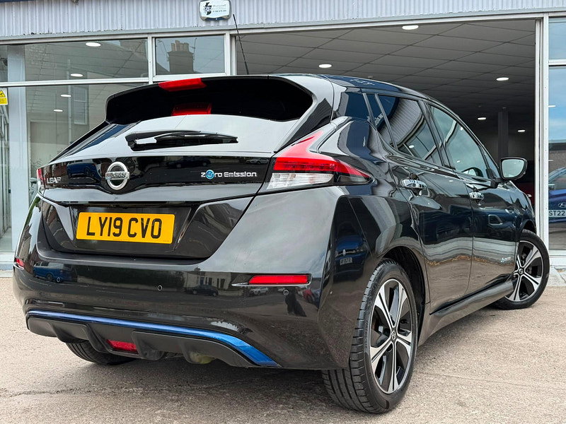 Nissan Leaf 40kWh N-Connecta Auto 5dr 5dr Automatic 2026
