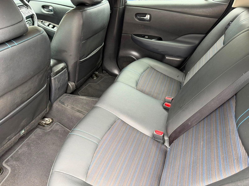 Nissan Leaf 40kWh N-Connecta Auto 5dr 5dr Automatic 2026