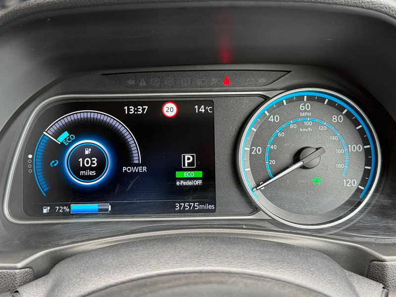 Nissan Leaf 40kWh N-Connecta Auto 5dr 5dr Automatic 2026