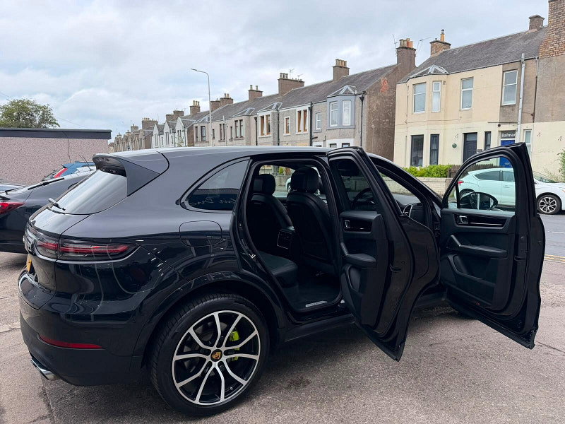 Porsche Cayenne 3.0 V6 E-Hybrid 14.1kWh TiptronicS 4WD Euro 6 (s/s) 5dr (3.6kW Charger) 5dr Automatic 2026