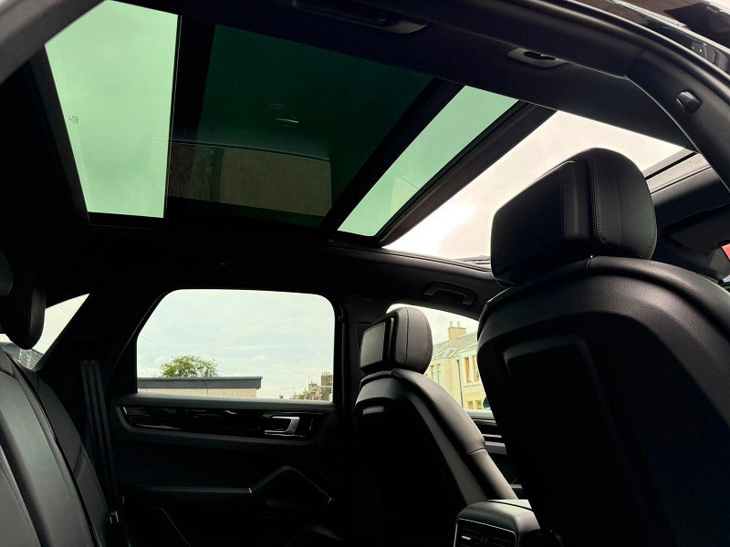 Porsche Cayenne 3.0 V6 E-Hybrid 14.1kWh TiptronicS 4WD Euro 6 (s/s) 5dr (3.6kW Charger) 5dr Automatic 2026