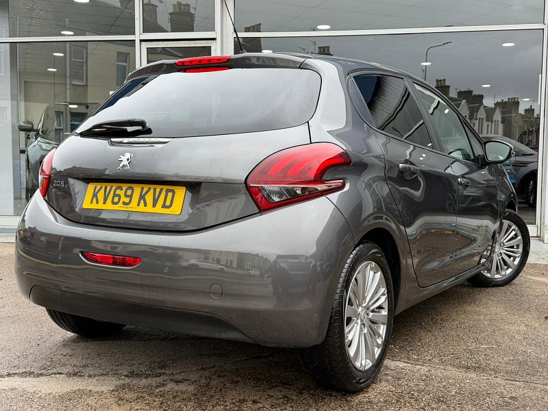 Peugeot 208 1.2 PureTech Signature Euro 6 (s/s) 5dr 5dr Manual 2026