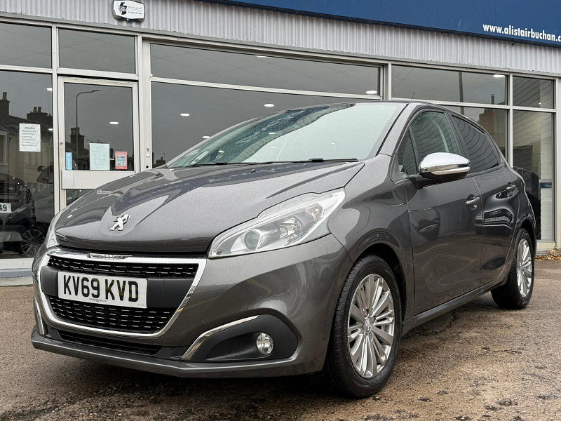 Peugeot 208 1.2 PureTech Signature Euro 6 (s/s) 5dr 5dr Manual 2026
