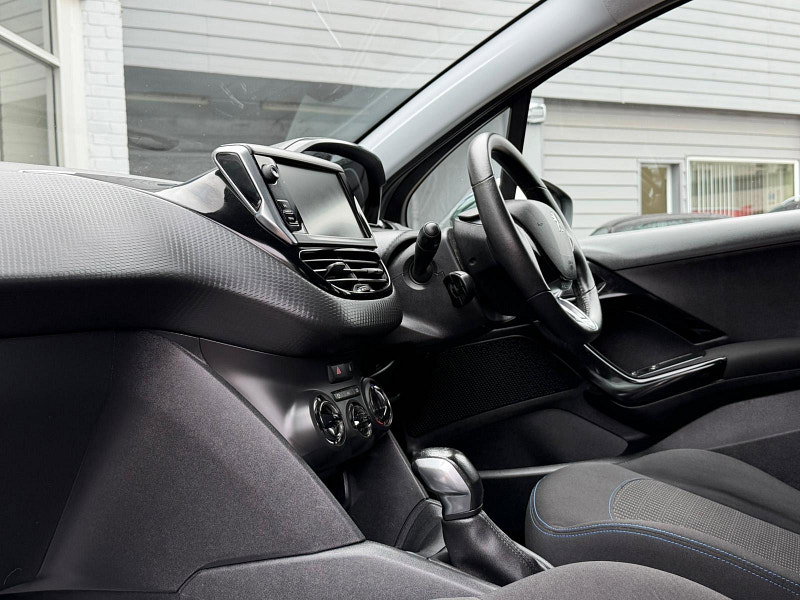 Peugeot 208 1.2 PureTech Signature Euro 6 (s/s) 5dr 5dr Manual 2026