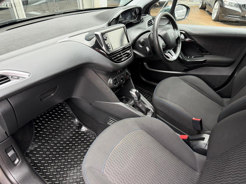 Peugeot 208 1.2 PureTech Signature Euro 6 (s/s) 5dr 5dr Manual 2026