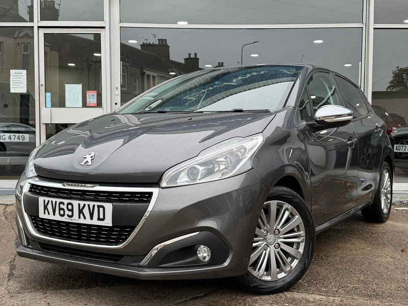 Peugeot 208 1.2 PureTech Signature Euro 6 (s/s) 5dr 5dr Manual 2026