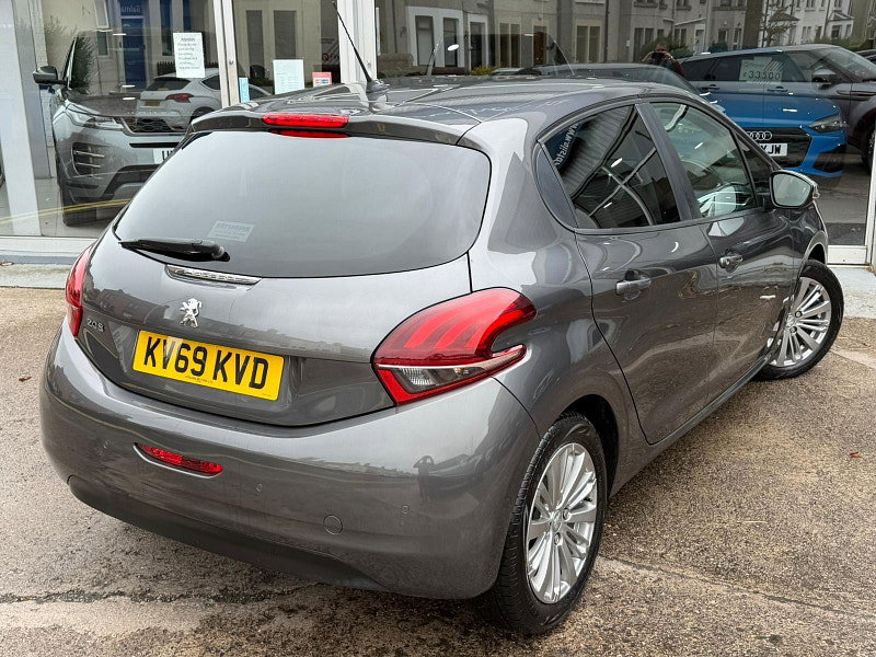Peugeot 208 1.2 PureTech Signature Euro 6 (s/s) 5dr 5dr Manual 2026