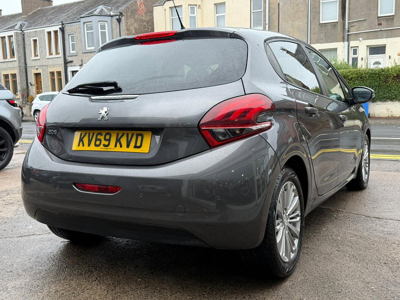 Peugeot 208 1.2 PureTech Signature Euro 6 (s/s) 5dr 5dr Manual 2026