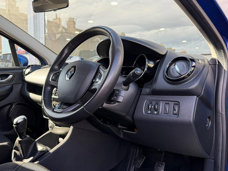 Renault Clio 0.9 TCe Play Euro 6 (s/s) 5dr 5dr Manual 2026
