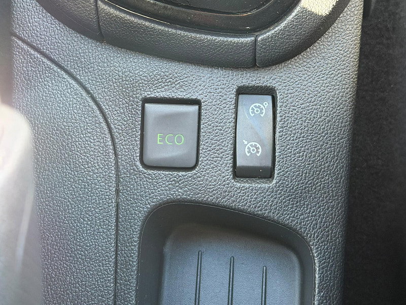 Renault Clio 0.9 TCe Play Euro 6 (s/s) 5dr 5dr Manual 2026