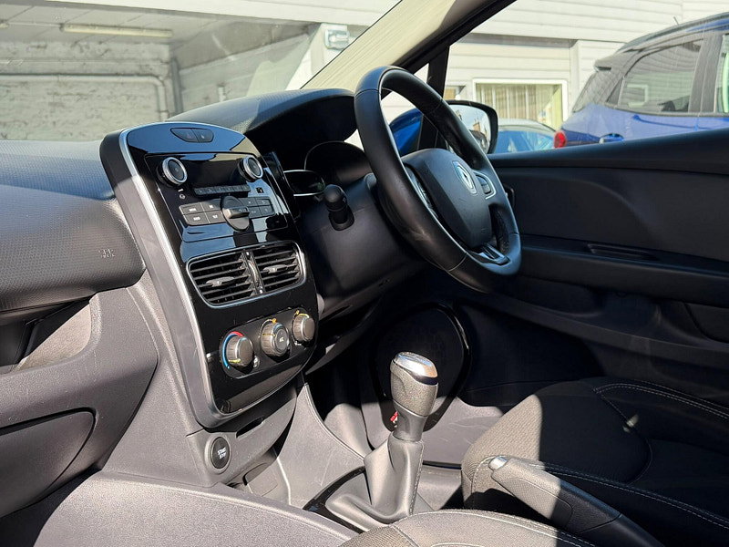 Renault Clio 0.9 TCe Play Euro 6 (s/s) 5dr 5dr Manual 2026