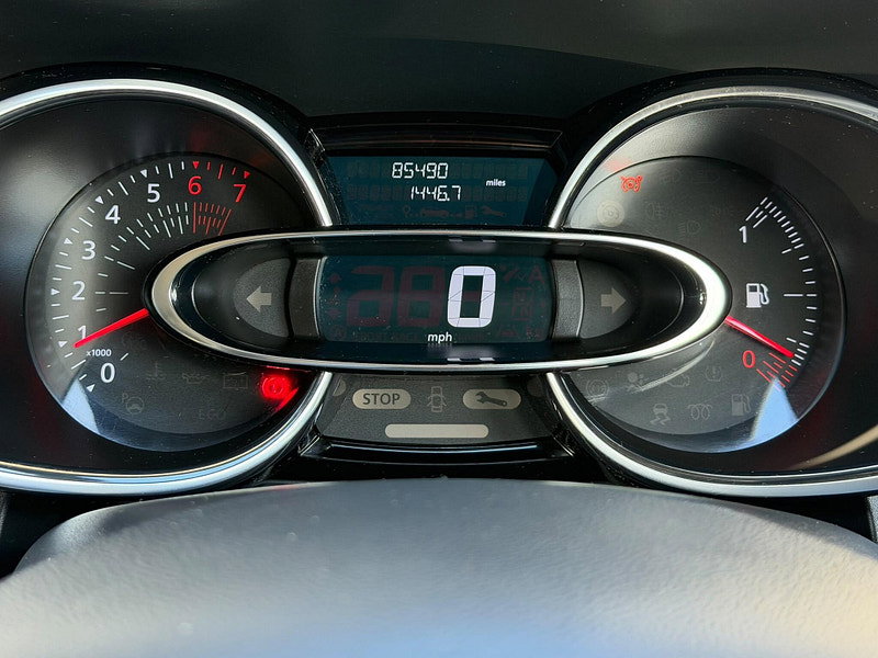 Renault Clio 0.9 TCe Play Euro 6 (s/s) 5dr 5dr Manual 2026