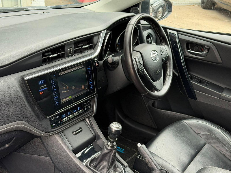 Toyota Auris 1.2 VVT-i Excel Hatchback 5dr Petrol Manual Euro 6 (s/s) (116 ps) 5dr Manual 2026
