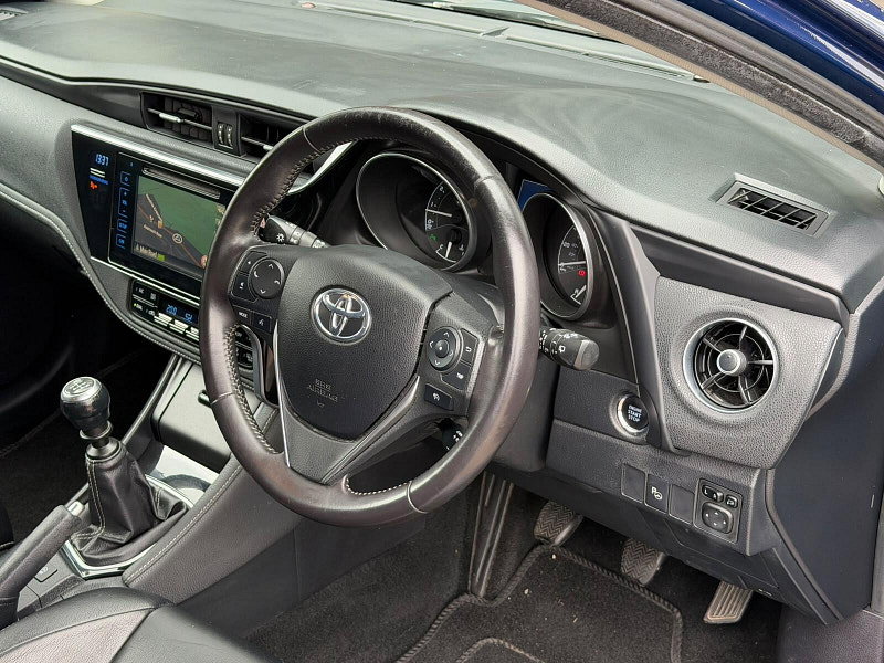Toyota Auris 1.2 VVT-i Excel Hatchback 5dr Petrol Manual Euro 6 (s/s) (116 ps) 5dr Manual 2026