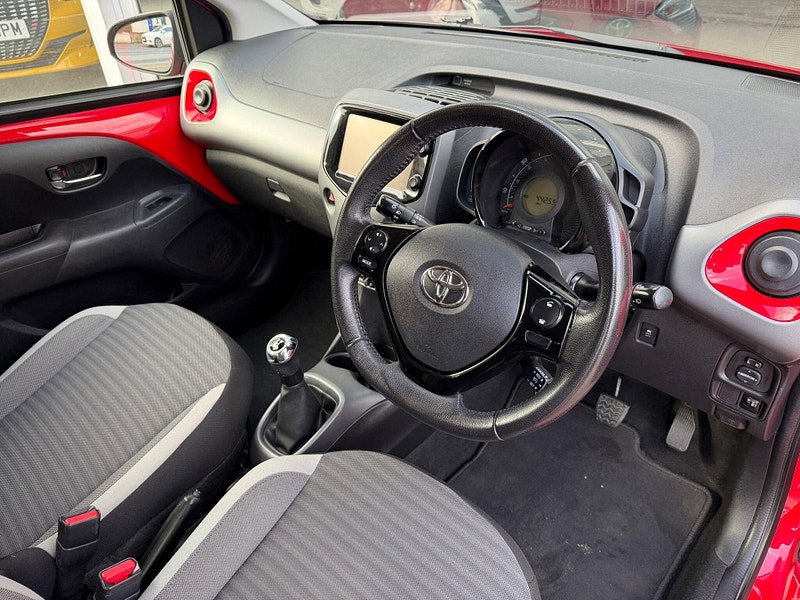 Toyota Aygo 1.0 VVT-i x-play Euro 6 5dr 5dr Manual 2026