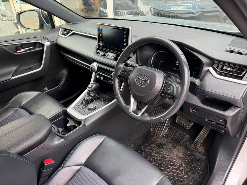 Toyota RAV4 2.5 VVT-h Dynamic CVT 4WD Euro 6 (s/s) 5dr 5dr Automatic 2026