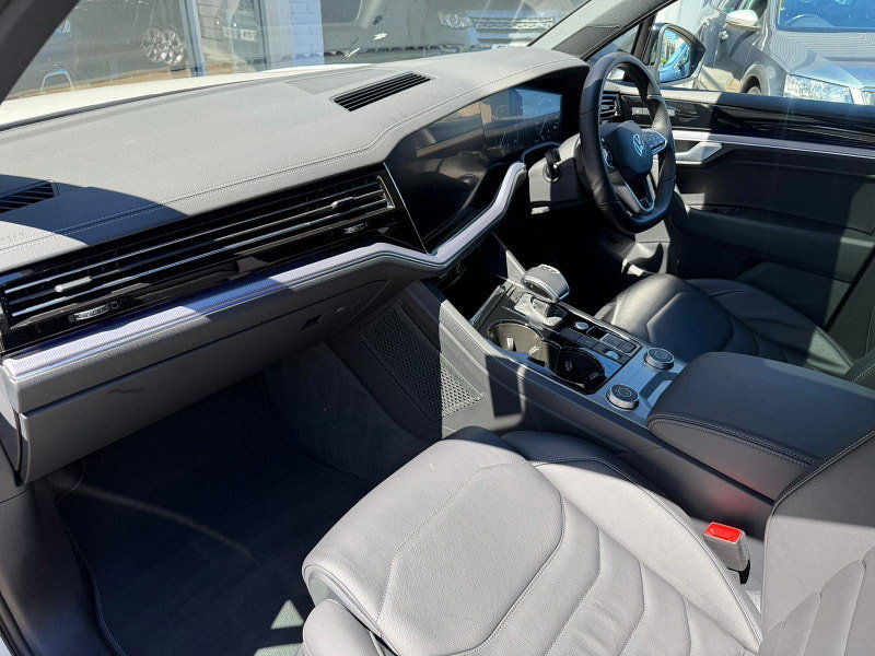 Volkswagen Touareg 3.0 TDI V6 Black Edition Tiptronic 4Motion Euro 6 (s/s) 5dr 5dr Automatic 2026
