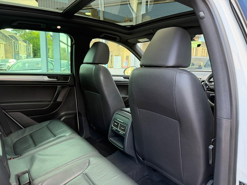 Volkswagen Touareg 3.0 TDI V6 R-Line Tiptronic 4WD Euro 6 (s/s) 5dr 5dr Automatic 2026